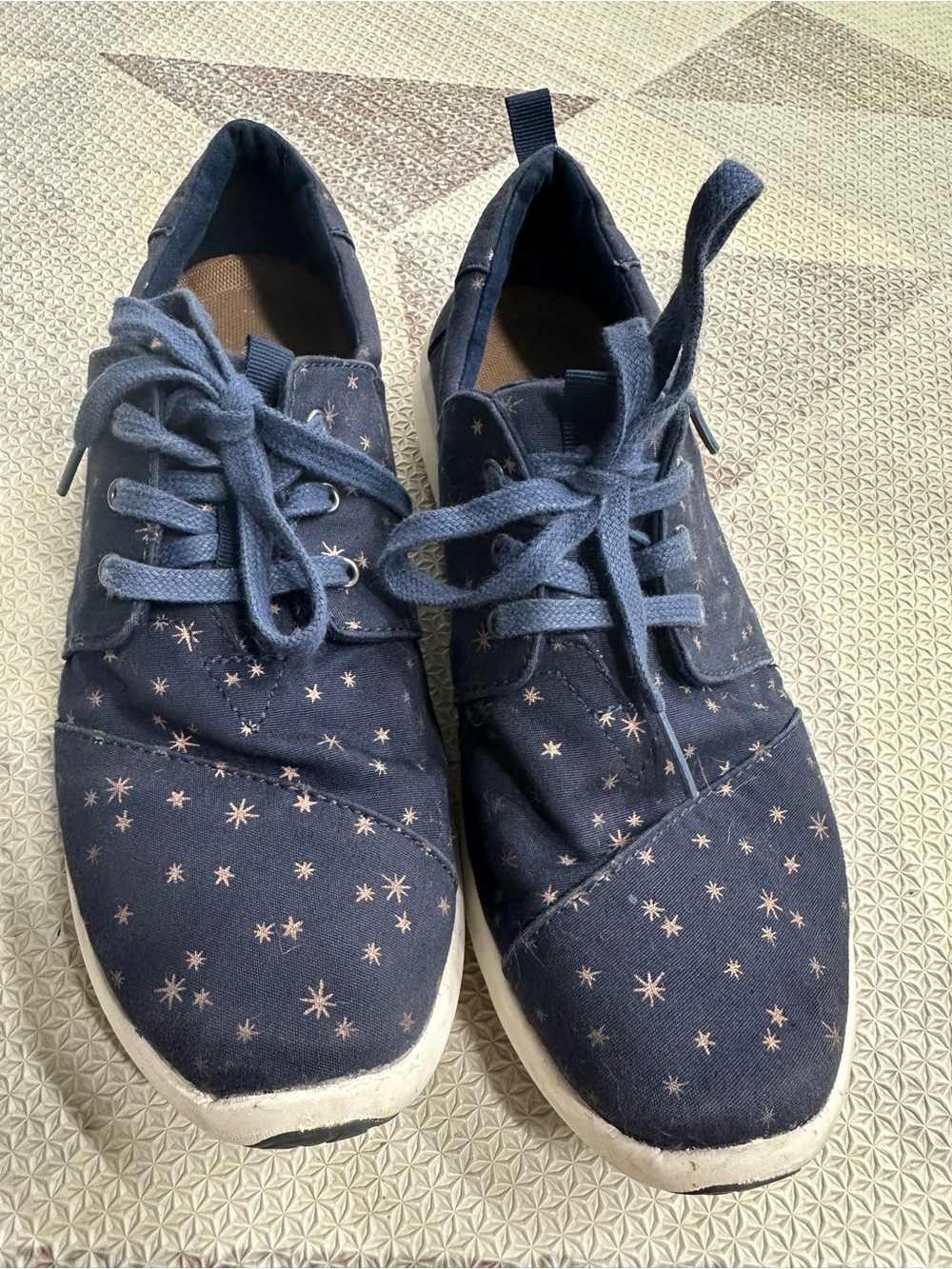 TOMS Navy Star Print Lace-Up Sneakers | Women’s 8